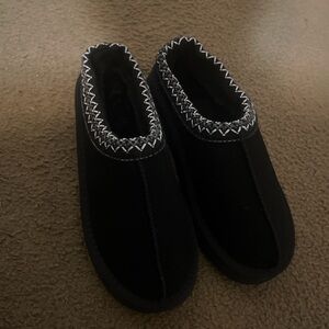 Black Women's Slip-On Shoes